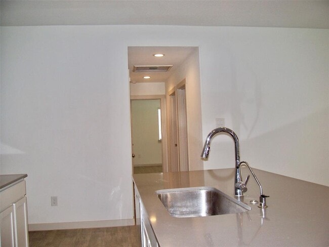 Building Photo - 819 Teal Moon Dr