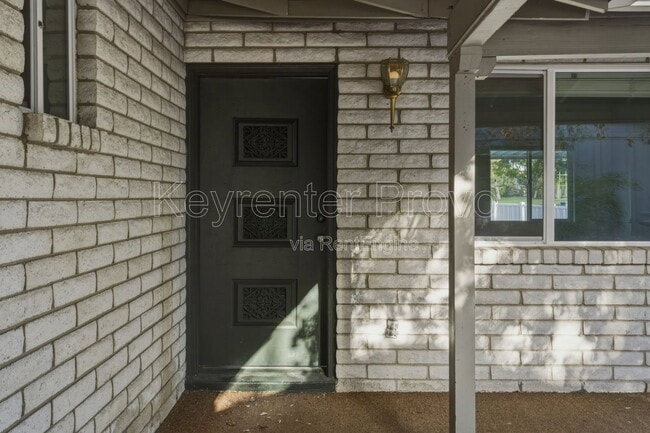 Building Photo - 2871 Marrcrest W