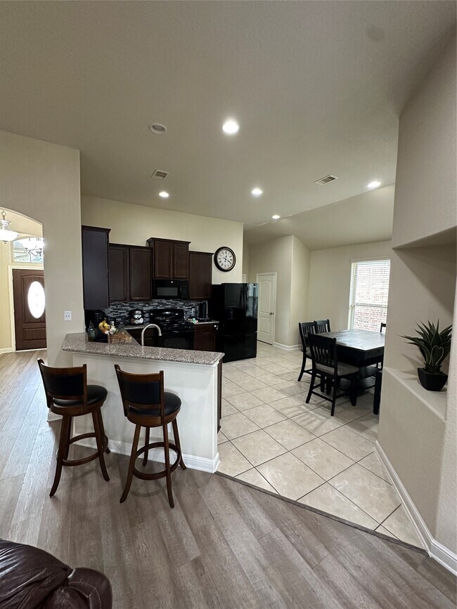 Building Photo - 18726 Bene Vista Dr