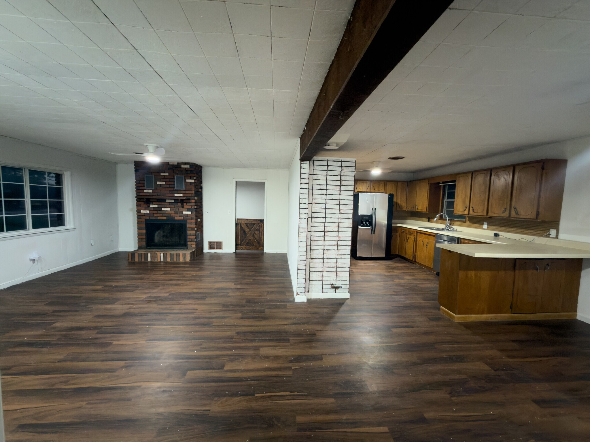 Building Photo - 2221 W 38th St N