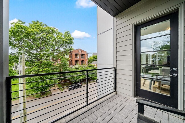 Building Photo - 119 Acklen Park Dr