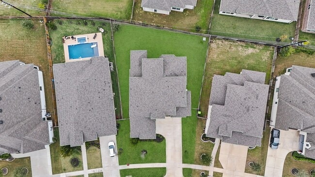 Building Photo - 30330 Parkside Passage Dr