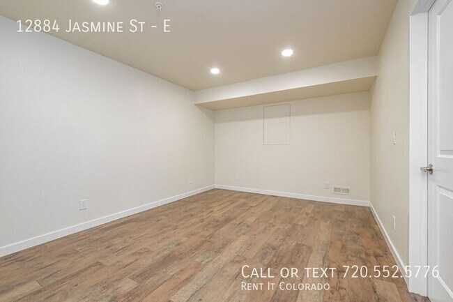 Building Photo - 12884 Jasmine St