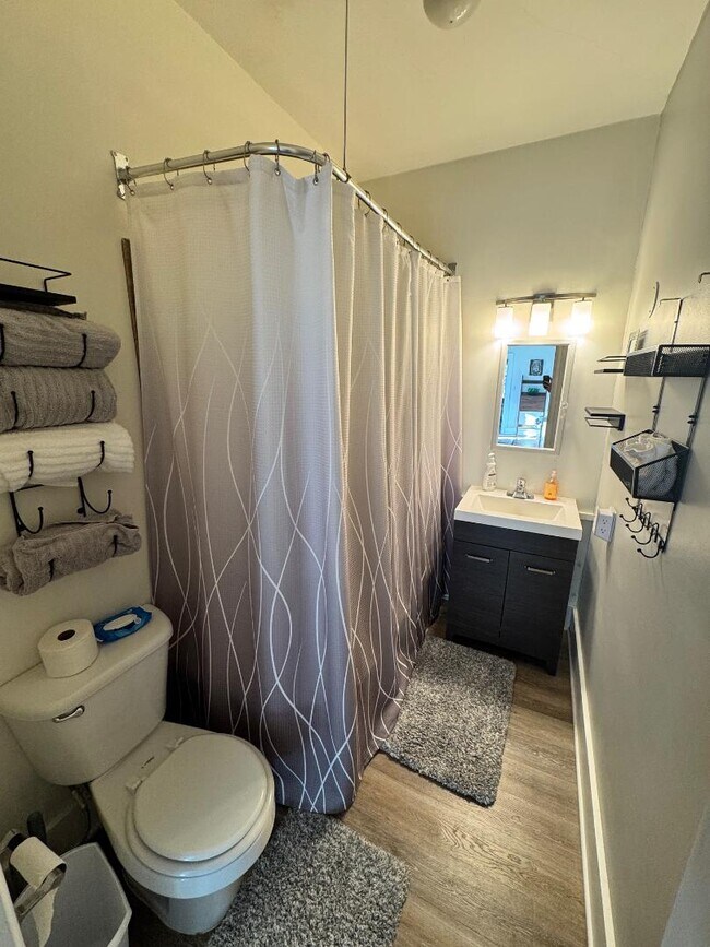 Building Photo - 2201 W State St