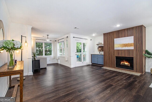 Primary Photo - 1538 Chantilly Dr NE
