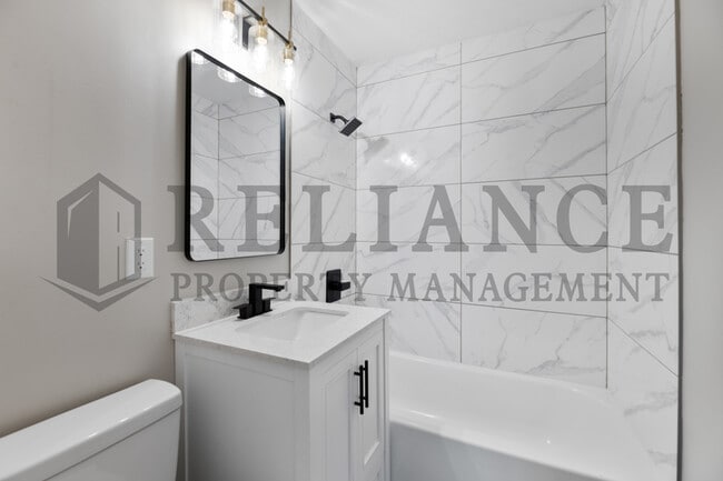 Building Photo - 2548 N Somerset Ave