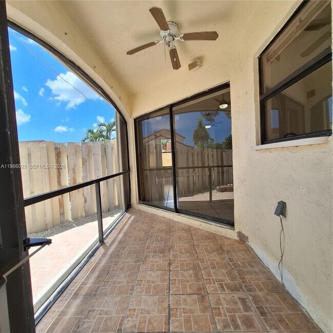 Building Photo - 3214 San Remo Cir