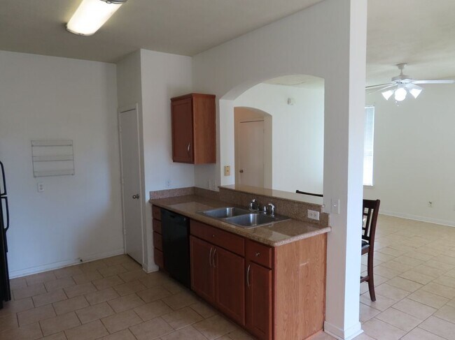 Building Photo - 4115 McFarland Dr