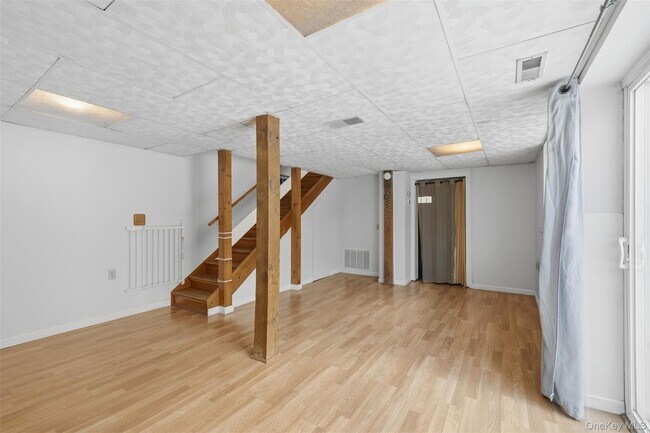 Building Photo - 265 Oakland Valley Rd