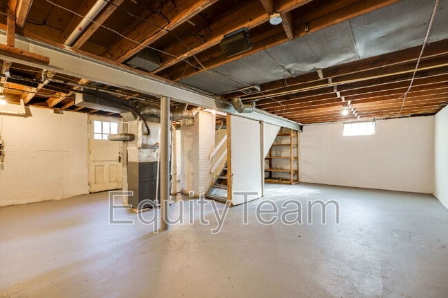 Building Photo - 3918 Odin Ave