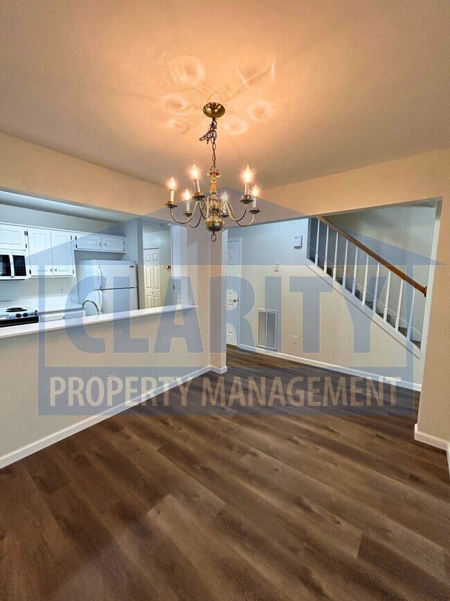 Building Photo - Three-bedroom townhome in Chattanooga!