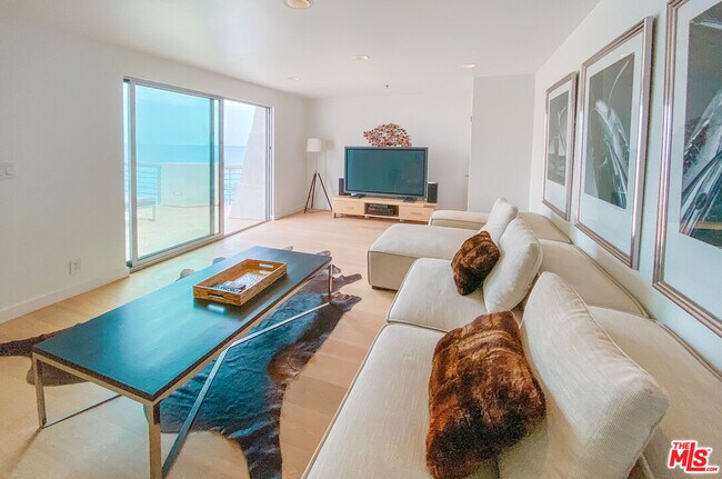 Building Photo - 27102 Malibu Cove Colony Dr
