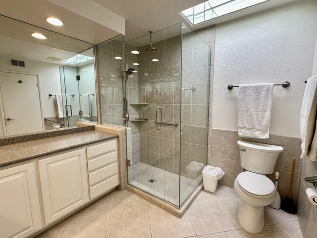 Building Photo - 264 Avenida del Sol