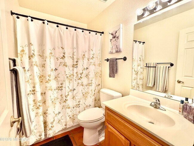 Building Photo - 9970 N Colony Dr