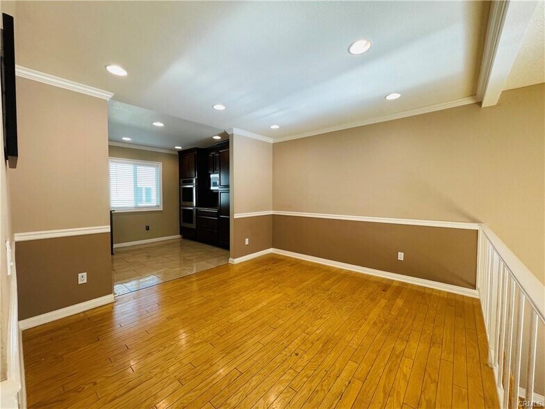 Dining Room - 10201 Mason Ave