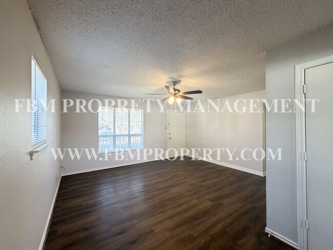 Building Photo - 493 Bryant Ave