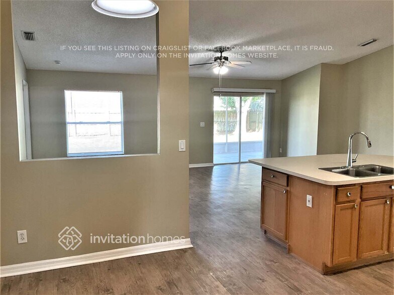 Building Photo - 1712 Laramie Cir