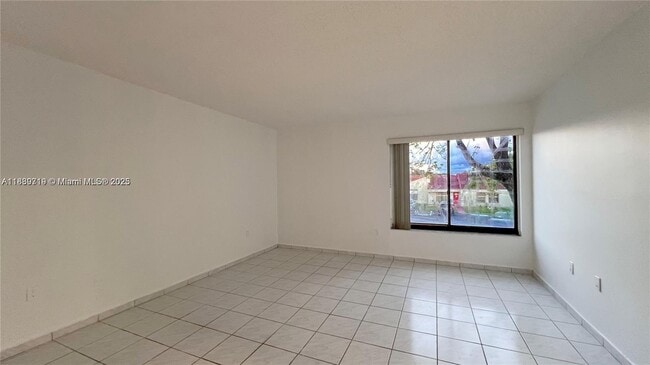 Building Photo - 1650 SW 125th Ct