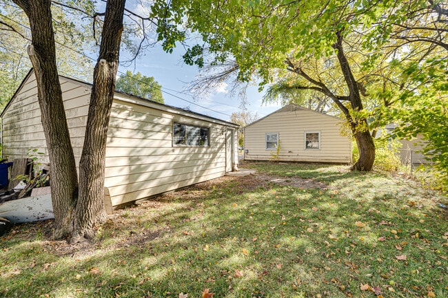 Building Photo - 1823 Overdene Ave