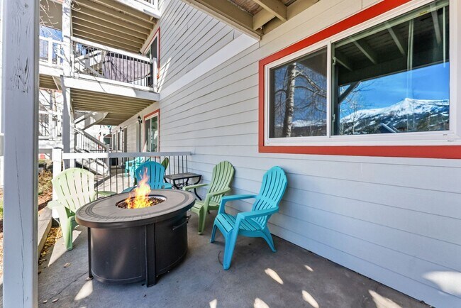 Building Photo - 412 S. Main, unit 113