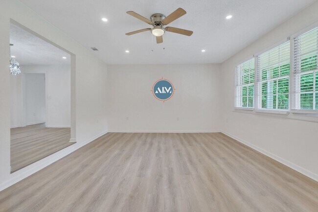 Building Photo - Rare opportunity minutes away from Savannah - Move In Today!