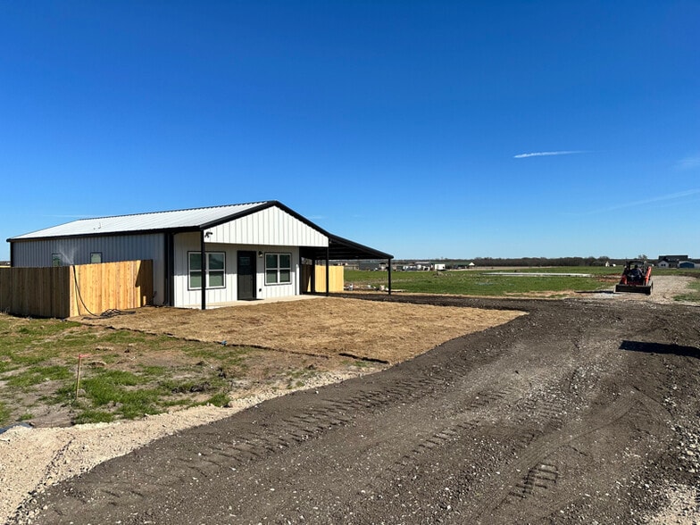 Building Photo - 495 Grellhesl Rd
