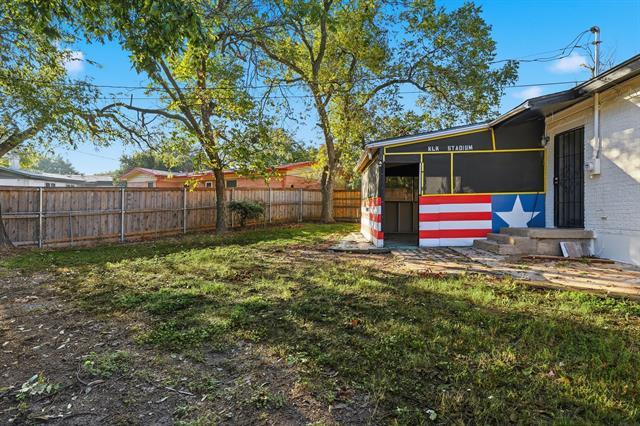 Building Photo - 5345 Hensley Dr