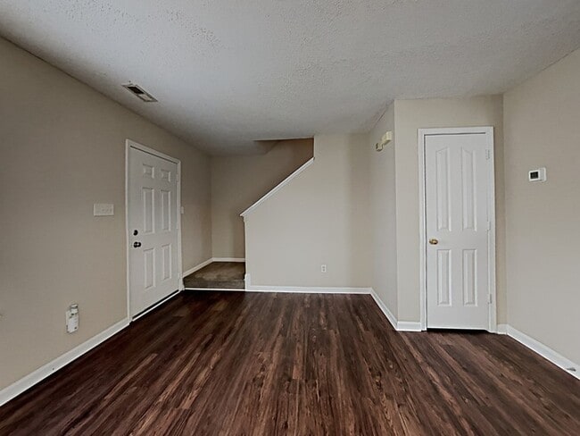 Building Photo - APPLY TODAY