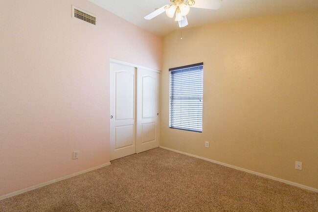Building Photo - AMAZING 4 BED, 2.5 BATH HOME LOCATED NEAR 67TH AVE & UNION HILLS