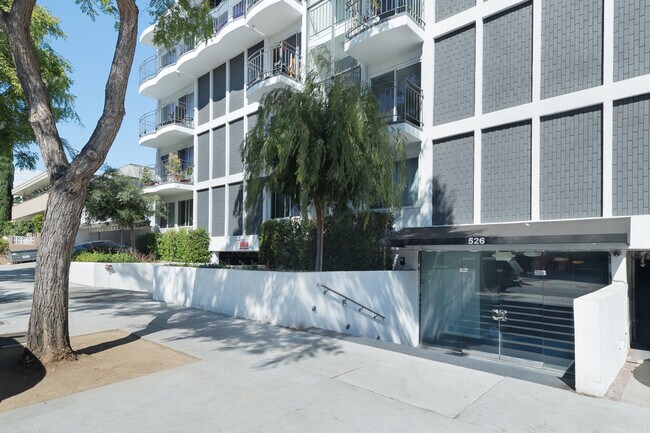 Building Photo - 526 N Orlando Ave