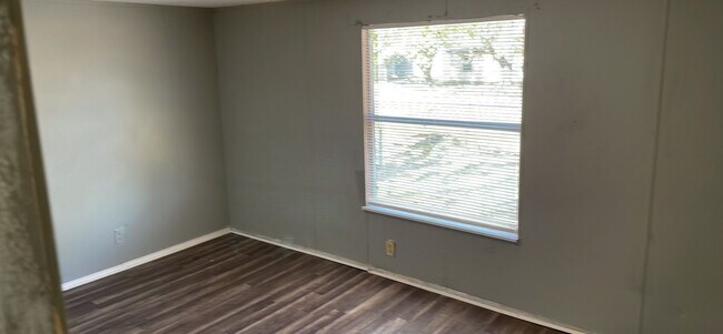 Building Photo - 11117 W Chisholm Ct