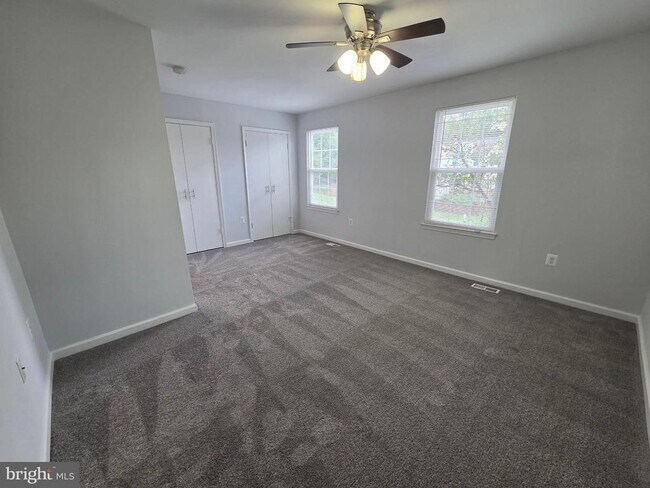 Building Photo - 15040 Cherrywood Dr
