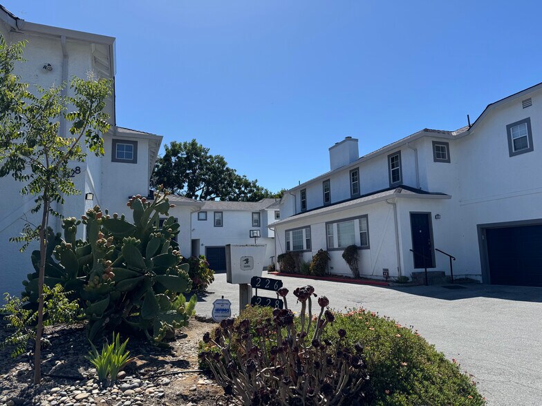 226-228 Madrone complex - 228 Madrone St