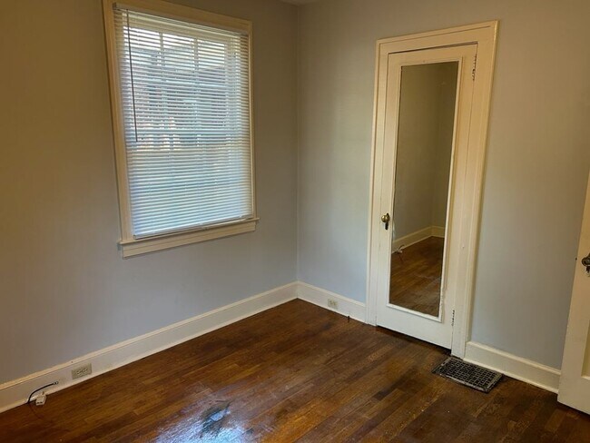 Building Photo - Charming 3BR/2BA Ardmore home! Walking distance to WFUBMC