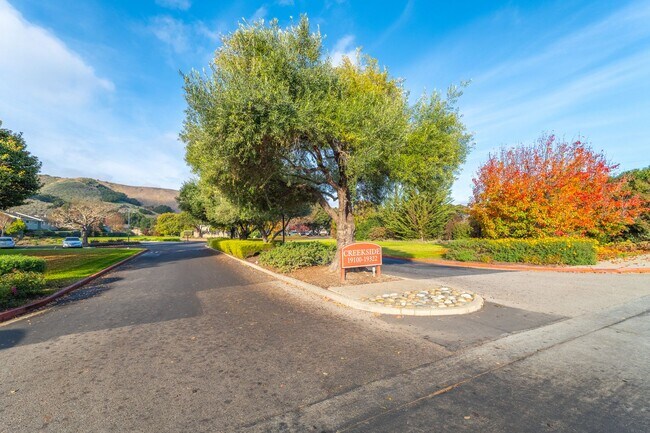 Building Photo - Charming 3-Bedroom Condo in Creekside Village – Prime Location!