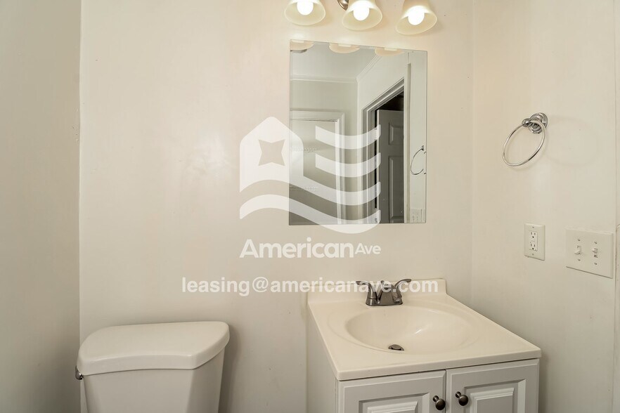 Building Photo - 390 Bud Smith Rd