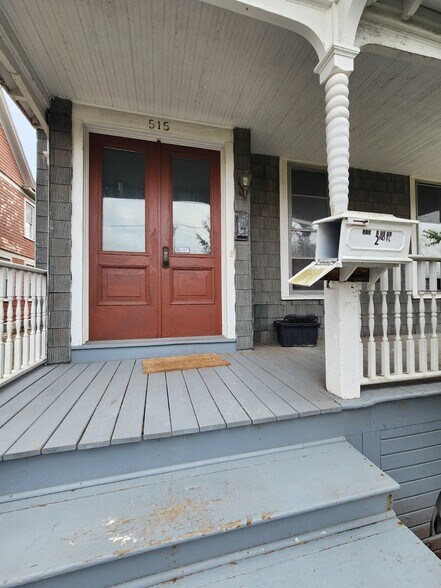 Building Photo - 515 Quinnipiac Ave