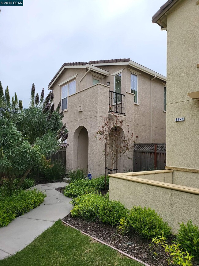 Primary Photo - 5161 Waggle Ct