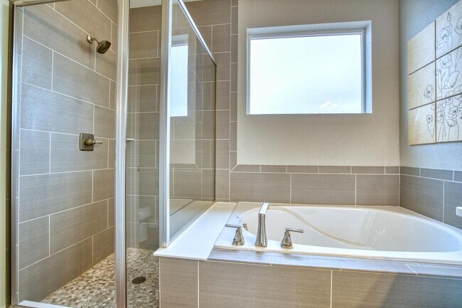 Building Photo - 633 Great Basin Ct