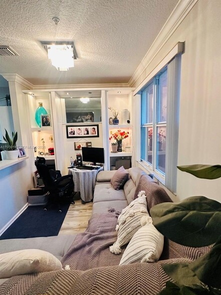 Building Photo - 4508 SW 160th Ave