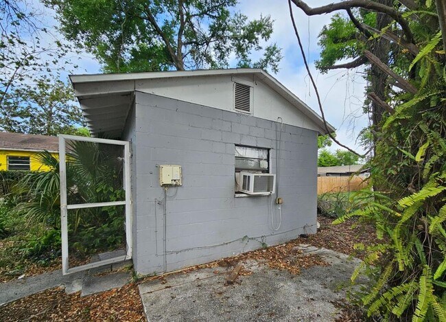 Building Photo - 1504 E 99th Ave