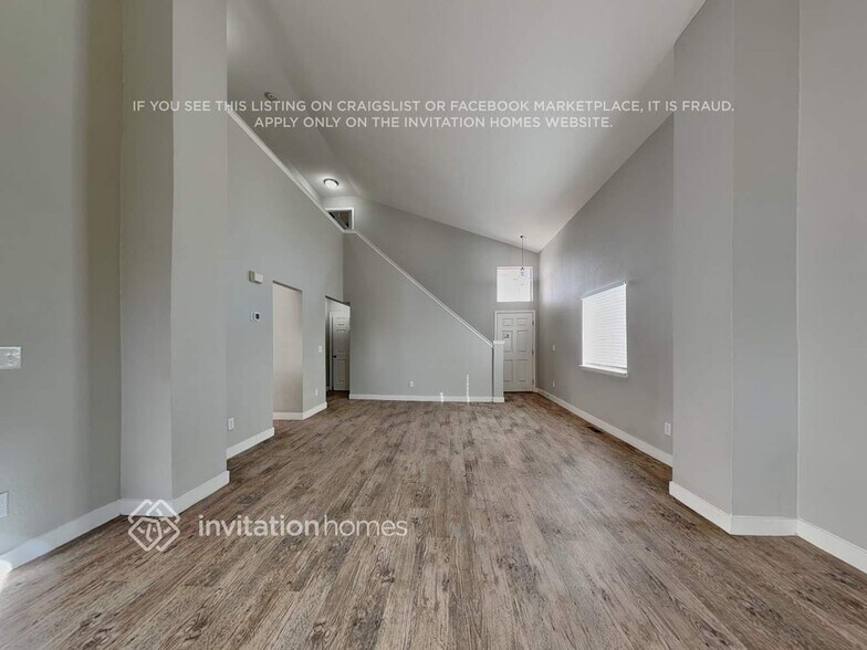 Building Photo - 8332 Meadowcrest Dr