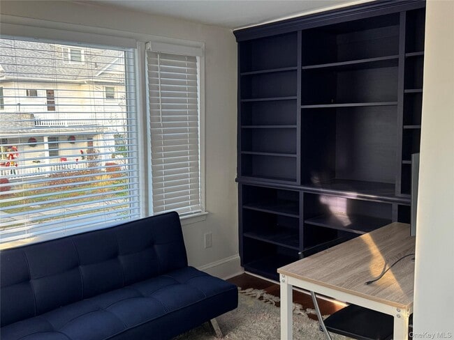 Building Photo - 76 Chestnut Ave