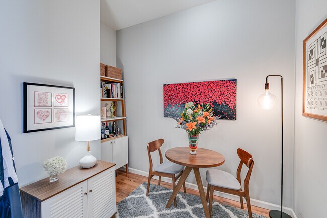 Building Photo - 1425 Locust St