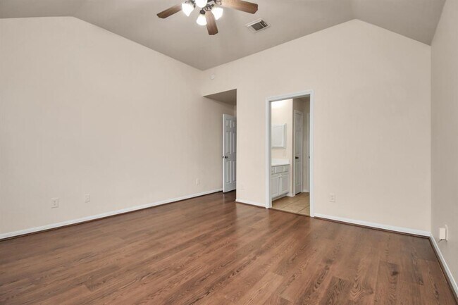 Building Photo - 2523 Sunstone Ln