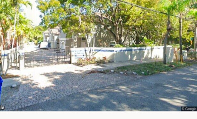 Building Photo - 2823 Day Ave