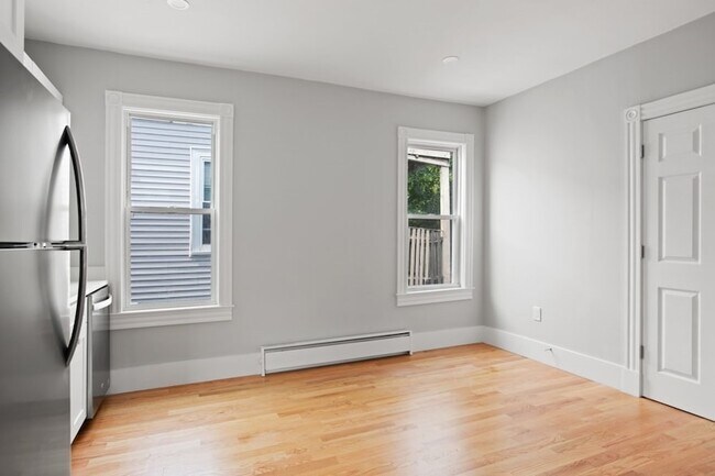 Building Photo - 426 Bowdoin St