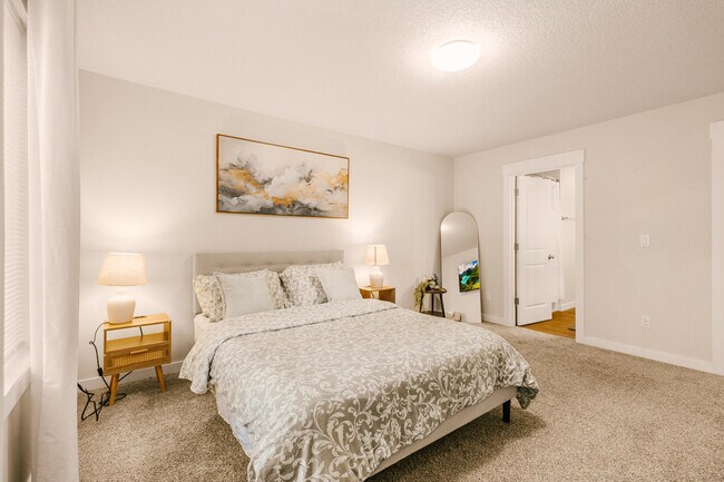 Building Photo - 3213 Grand Blvd