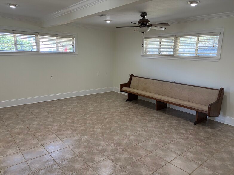 Den or play room - 6034 Chamberlain Dr