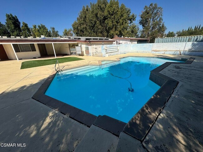 Building Photo - 381 Laguna Terrace